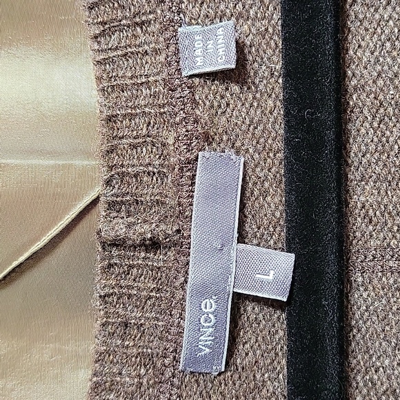 EUC- Vince Wool & Yak Hair Blend Crew Neck Sweater in Nutmeg - Picture 3 of 5